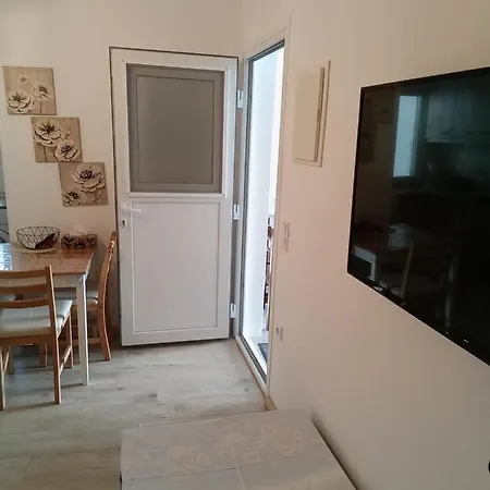 Paros All アパート