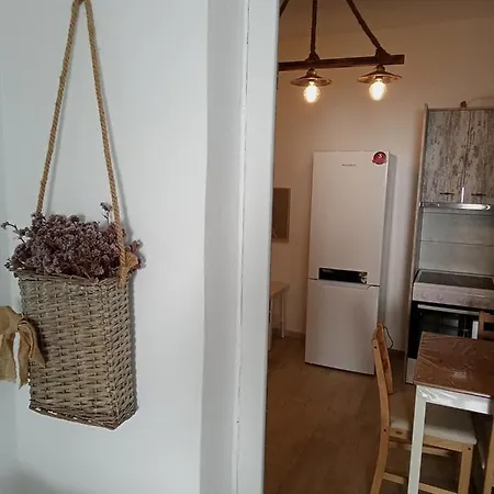 Paros All アパート ナウサ