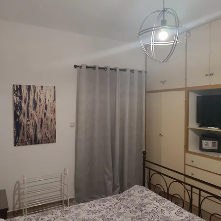 Paros All アパート ナウサ